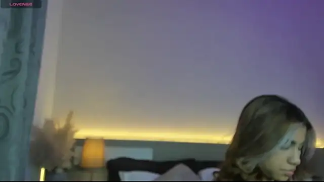 Chat +18 de ZarahFoxx ao vivo