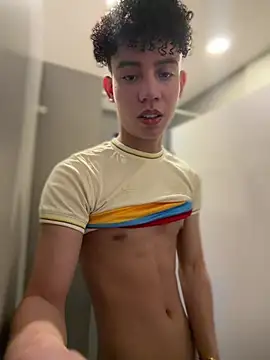 yoursexyjose Chat XXX live