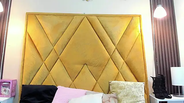 Sarah__MoonxのライブXXXチャット