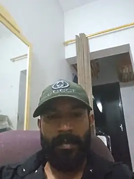 Mallukiran 现场XXX聊天