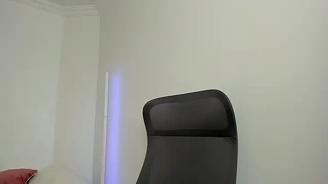 canelleGarces' Live XXX Chat