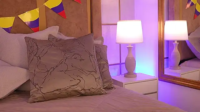 lyrabellini Adlı Modelin Canlı XXX Sohbeti