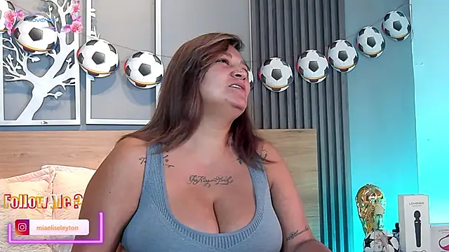 Chat +18 de Elise-Leyton ao vivo