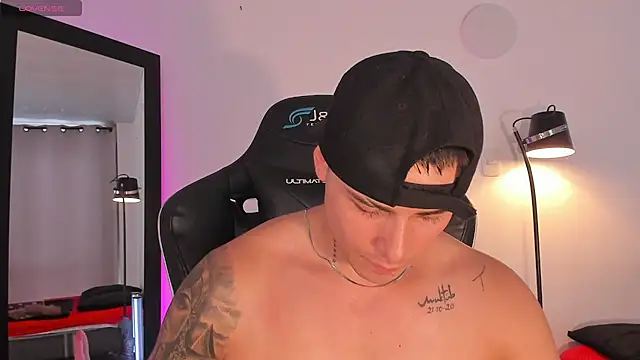 Chat +18 de connorsmiith ao vivo