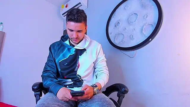mike_257n Live XXX chat