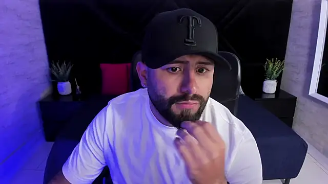 צ'אט XXX בשידור חי של jhon_bear03
