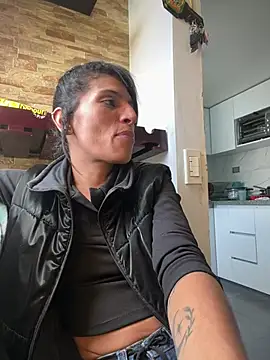 ImCrazzy Adlı Modelin Canlı XXX Sohbeti