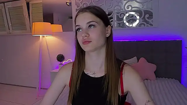 Онлайн чат XXX LuisaClover