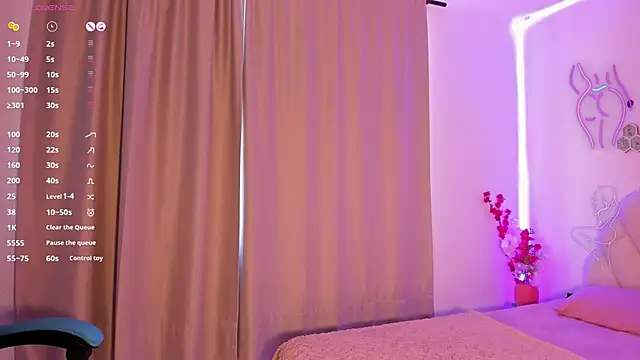 NahomyVega's Live XXX Chat