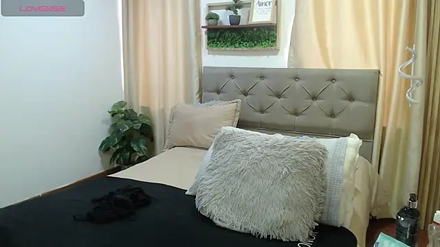 sasi_luna Live XXX-chat
