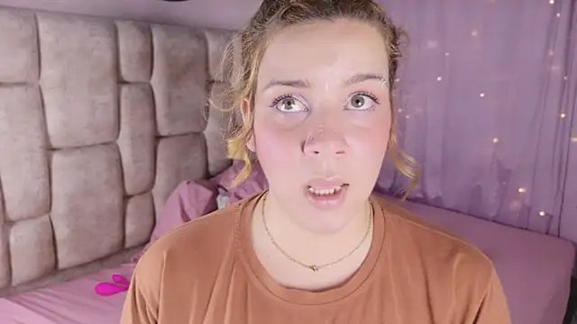 צ'אט XXX בשידור חי של NanyMatrioska