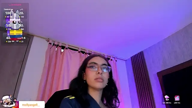Molly_A live XXX chat