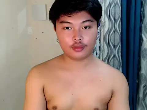 urasianjohnny XXX чат на живо