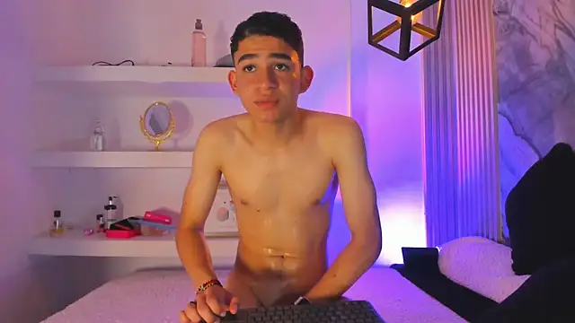 CharleyNova's Webcam Show