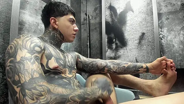 XXX chat uživo modela Gury_tattoo