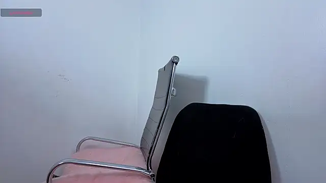 karol_messy-n Webbikameraesitys