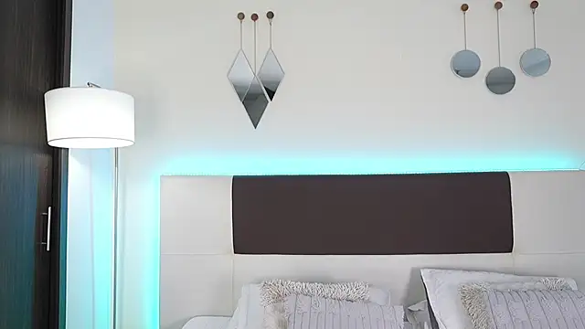 XXX chat uživo modela DanteeStone