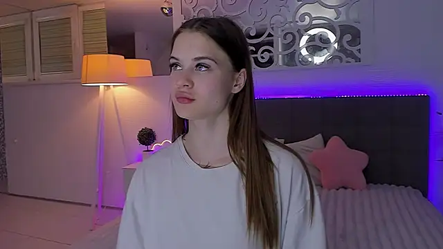Chatroom XXX en direct de LuisaClover