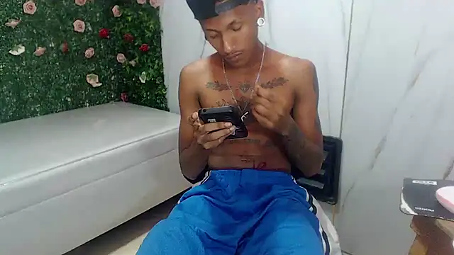 XXX chat uživo modela ManSant