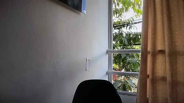 romeolovedark Adlı Modelin Canlı XXX Sohbeti
