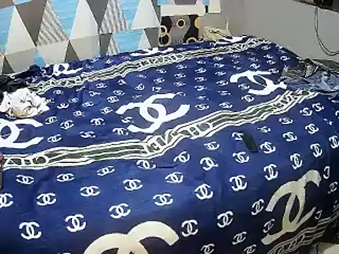 Trish_CurveCock 即時 XXX 聊天