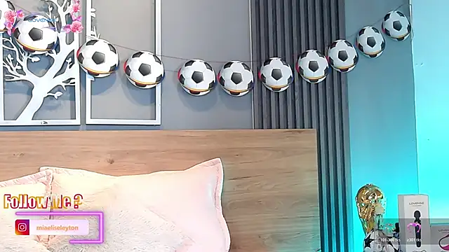 Elise-Leyton Live XXX-Chat