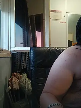 LittleEm2's Live XXX Chat