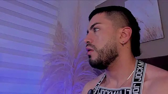 Alexander_Diazz élő XXX-chatje