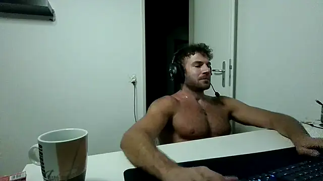alpha-hunk Chat XXX in diretta
