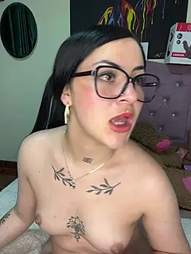 Chat +18 de Emmie_Hot ao vivo