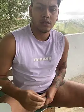 Saul_88 Show in webcam