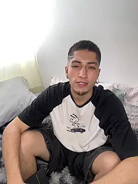 Zahir_Raw Live XXX Chat