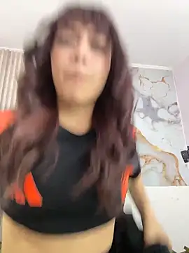 Chat +18 de kira_ec ao vivo