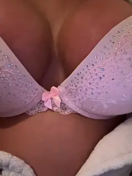 Онлайн чат XXX F3ckd0lllucy