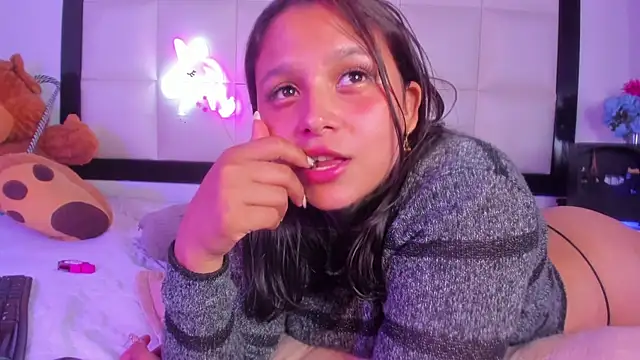Nicky_Bonn18 Live XXX-Chat