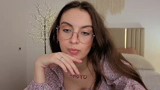 Czat XXX na żywo – Real_cutie1