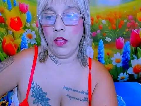 indianroxy Adlı Modelin Canlı XXX Sohbeti