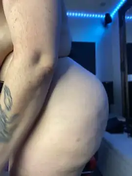 curvyfunlover Show in webcam