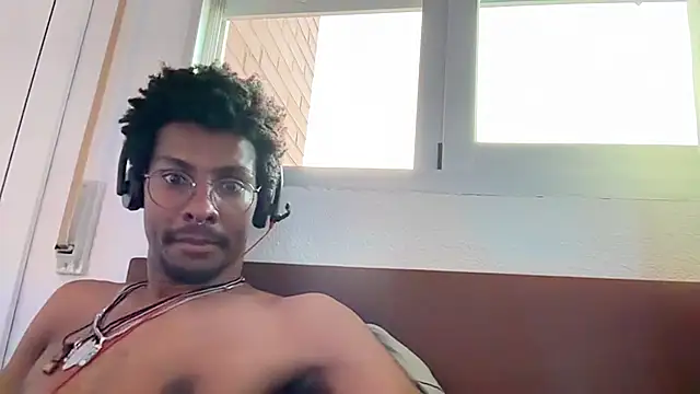 Chat +18 de HoleBreeder ao vivo