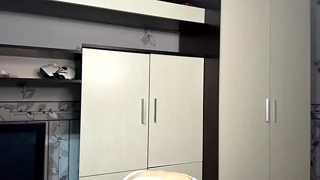 Nikatyanxx Adlı Modelin Canlı XXX Sohbeti