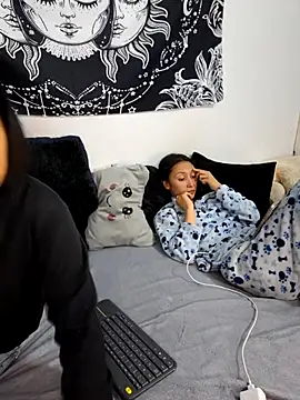 emily_n_abby Live XXX Chat