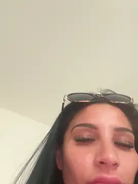 Miss_juicybabes' Live XXX Chat
