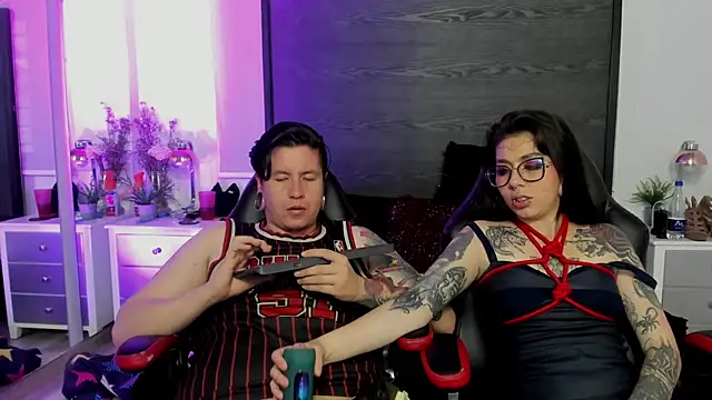 Chat XXX en directo de inkedsinners_