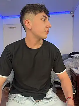OLIVER_K Chat XXX in diretta