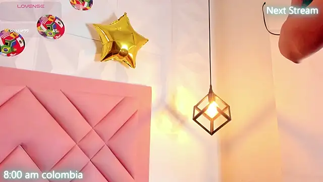 Caroline_daring Adlı Modelin Canlı XXX Sohbeti