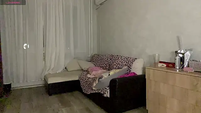 StephaniCute Adlı Modelin Canlı XXX Sohbeti