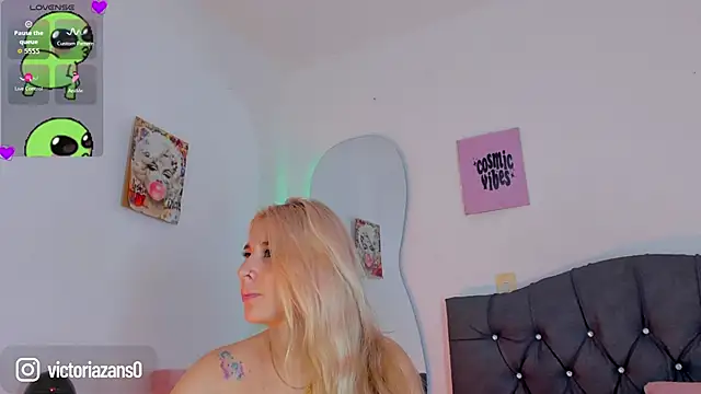 Vickyallien Adlı Modelin Canlı XXX Sohbeti