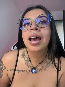 Devilsweet17's Live XXX Chat
