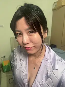 vivi131927's Live XXX Chat
