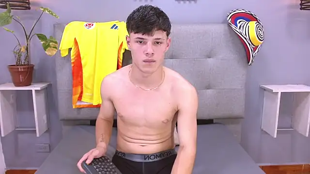 Kevin_Tupe Live XXX-Chat